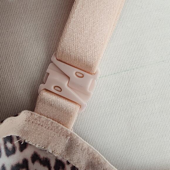 Victoria's Secret Padded No Wire Bra Size 34DDD Pink Leopard Print Push Up Sexy - Picture 8 of 15